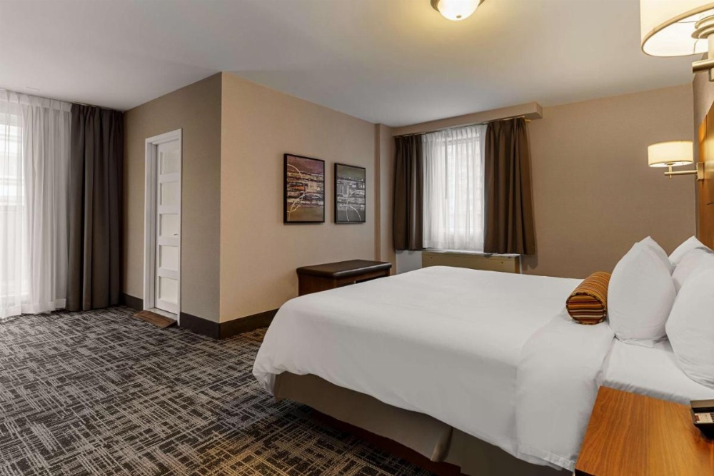 Room image 3