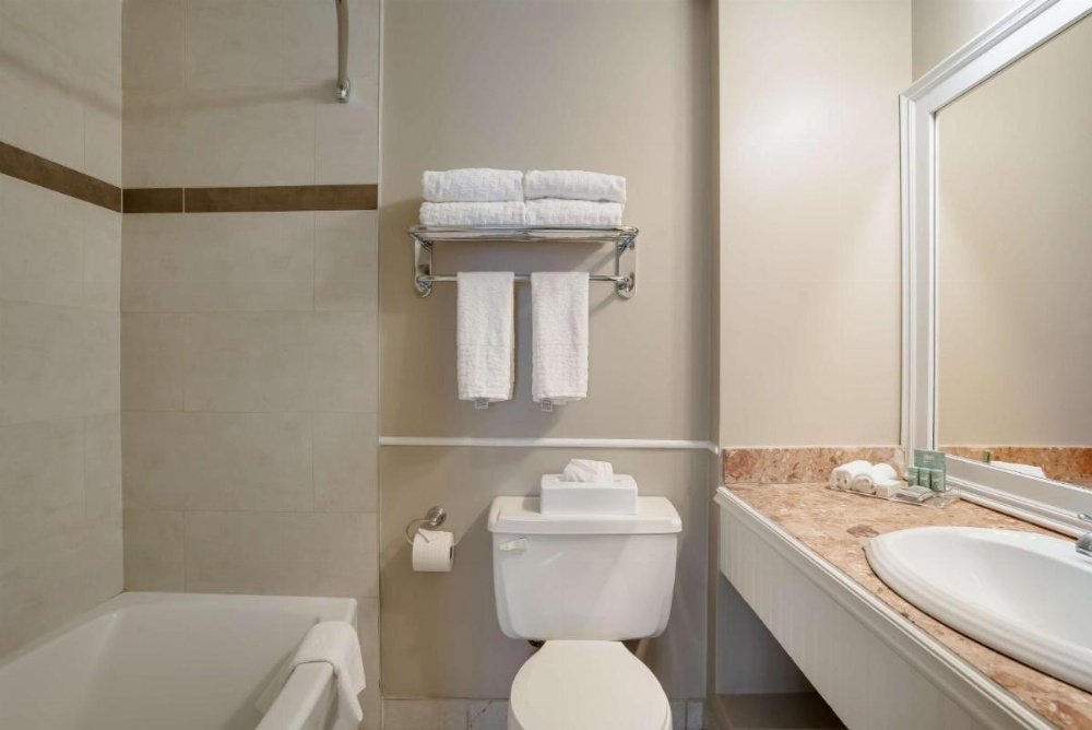 Room image 4