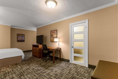Best Western Ville-Marie Hotel & Suites image 7